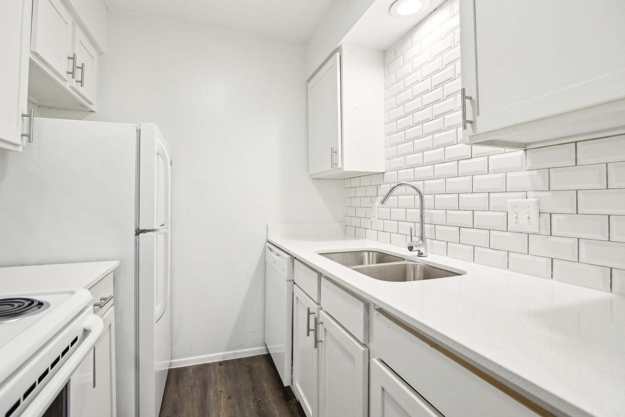 Jewel Apartment Homes Image 1